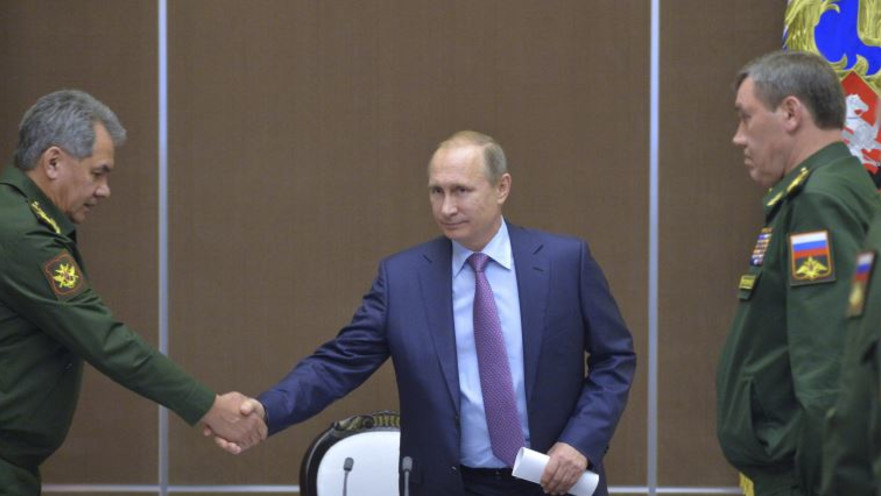 ולדימיר פוטין עם שר ההגנה הרוסי סרגיי שויגו