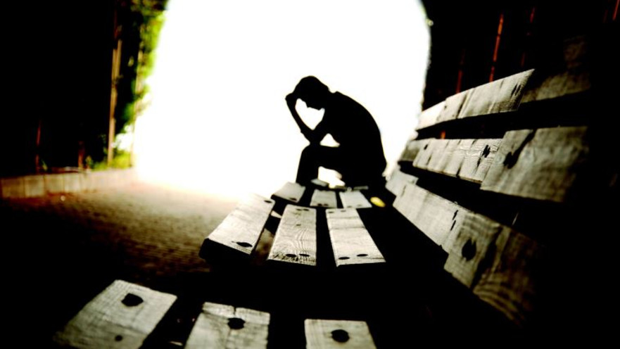 ילד סובל מהתעללות 