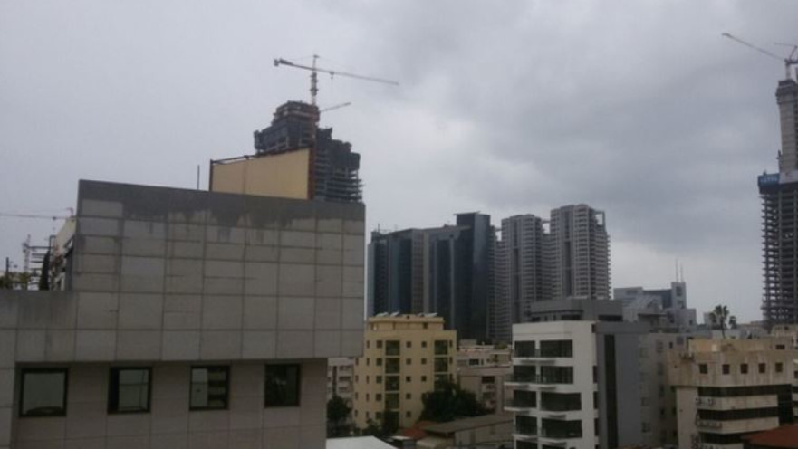 מעונן בתל אביב