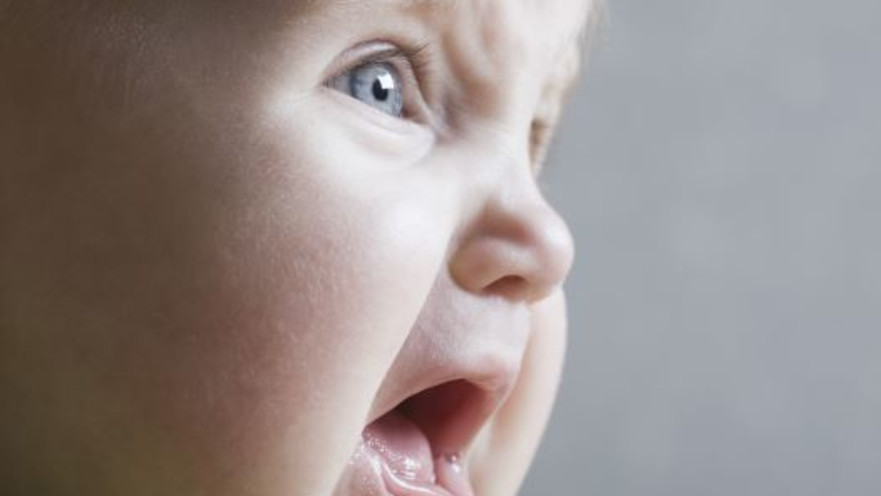 תינוקת בוכה