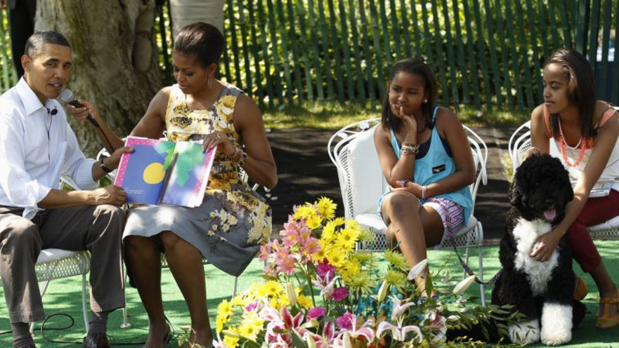 משפחת אובמה והכלב בו