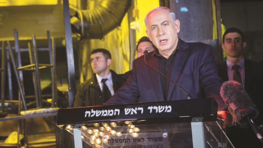 ראש הממשלה בזירת הפיגוע בתל אביב
