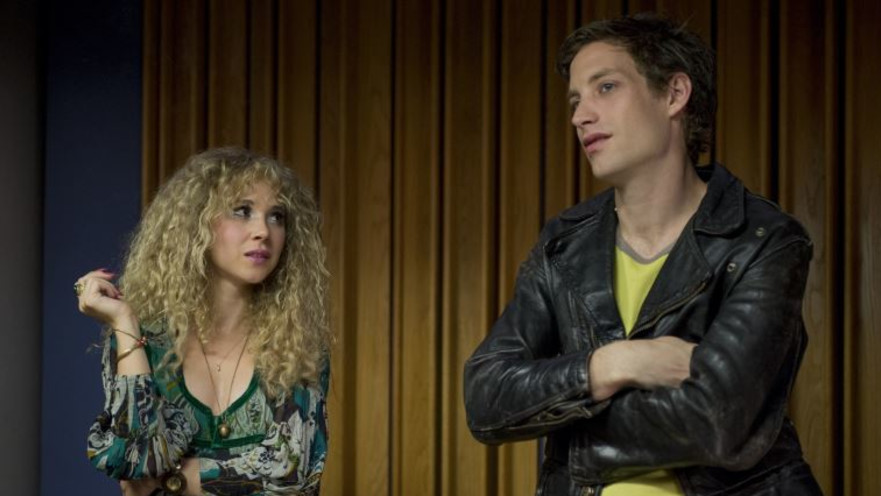 מתוך "ויניל"