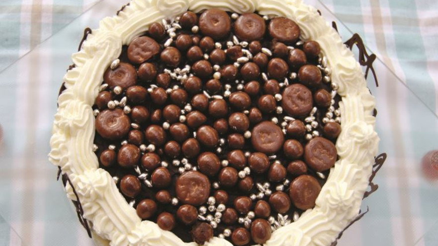 עוגת שוקולד עשירה