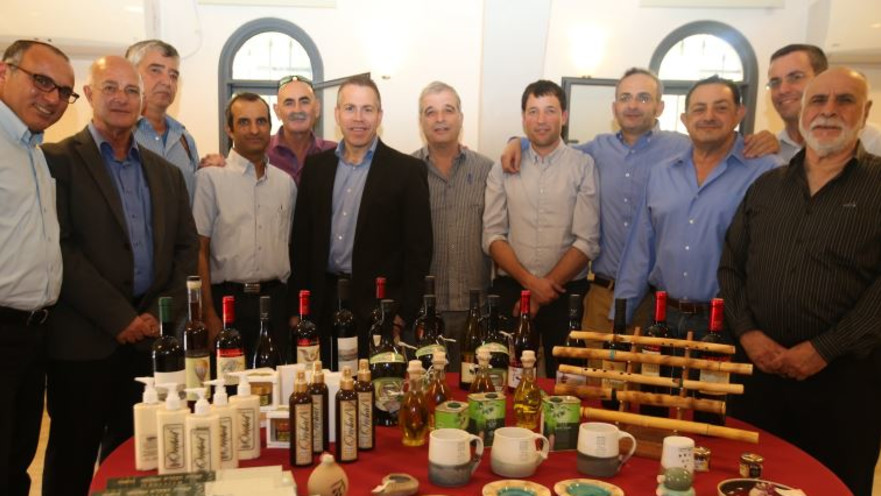 גלעד ארדן עם ראשי מועצת יש"ע