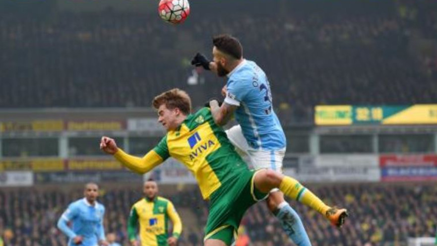 אוטומנדי בולם את בדפורד.