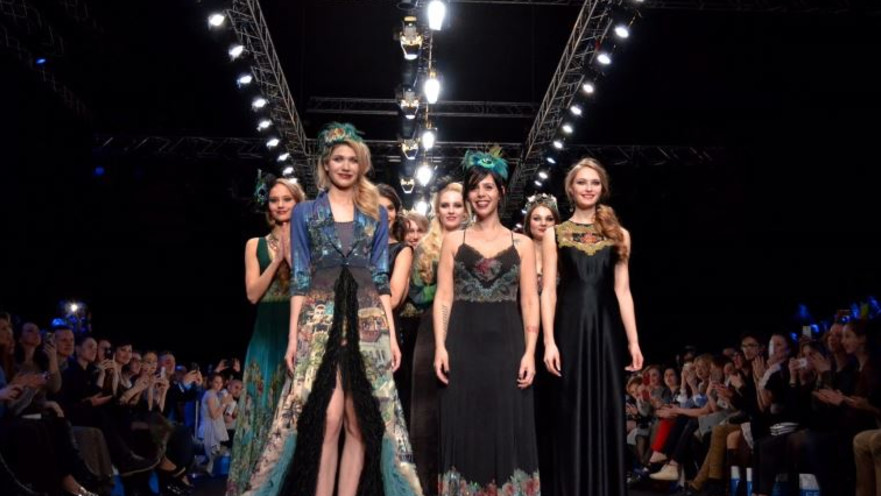 יסמין נגרין והדוגמניות