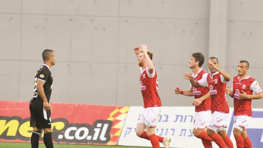 שחקני בני סכנין חוגגים