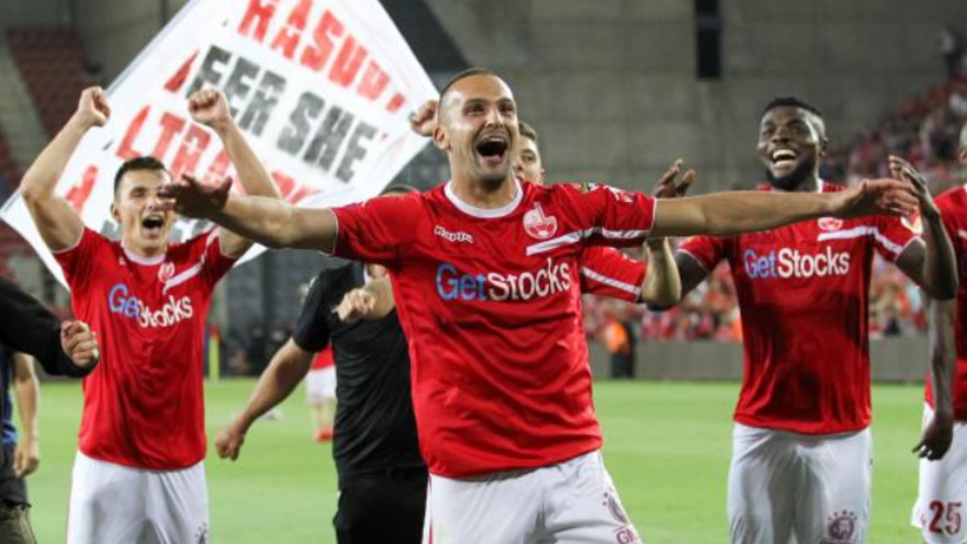 שחקני הפועל באר שבע חוגגים 