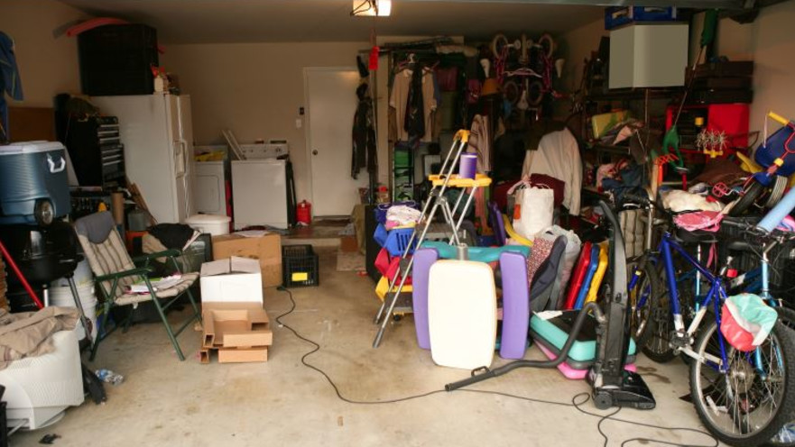 מחסן עמוס חפצים