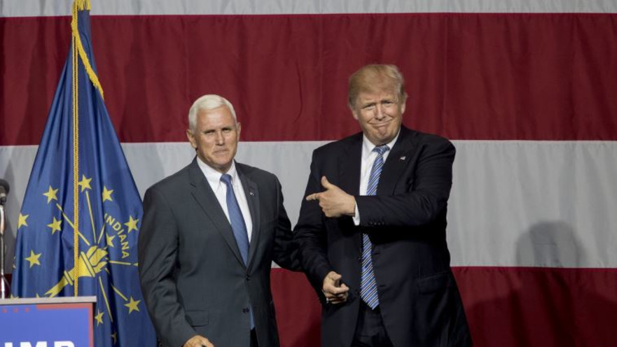 דונלד טראמפ ומייק פנס
