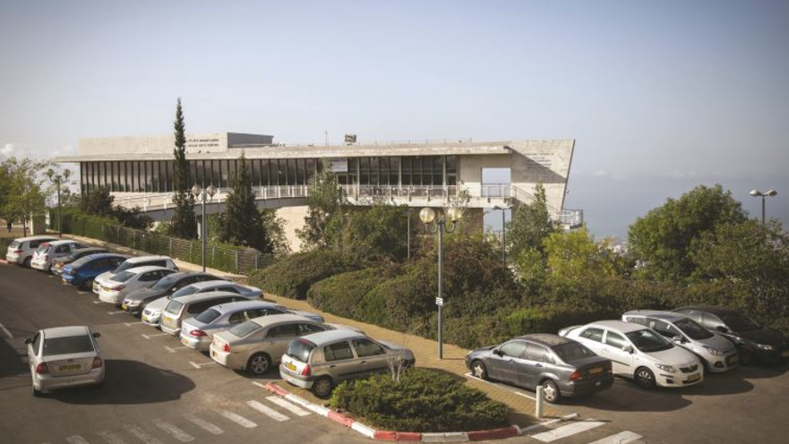 מכוניות חונות