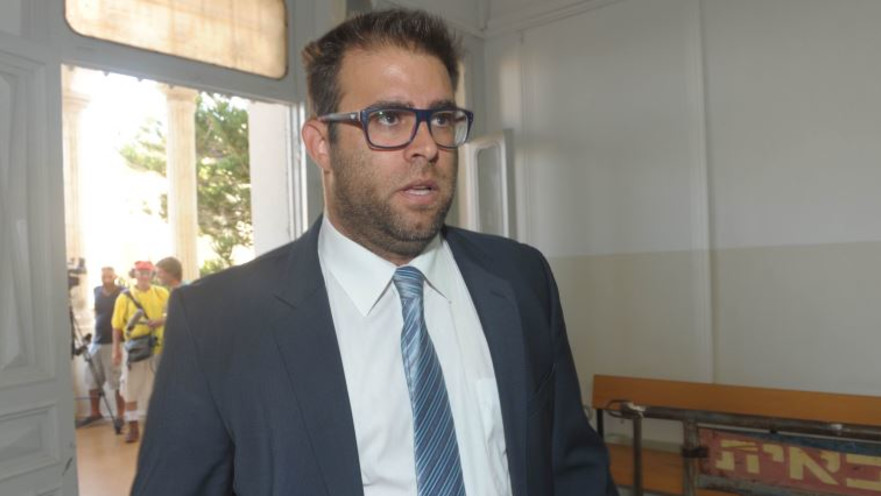 אורן חזן בבית הדין הצבאי בו מעיד אלאור אזריה