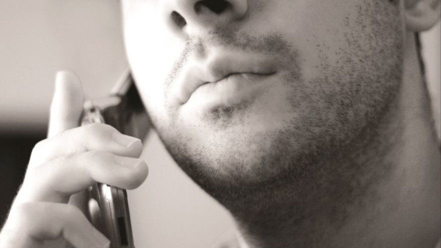 איום בטלפון