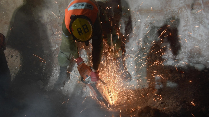 כוחות החילוץ של פיקוד העורף בחניון ברמת החייל