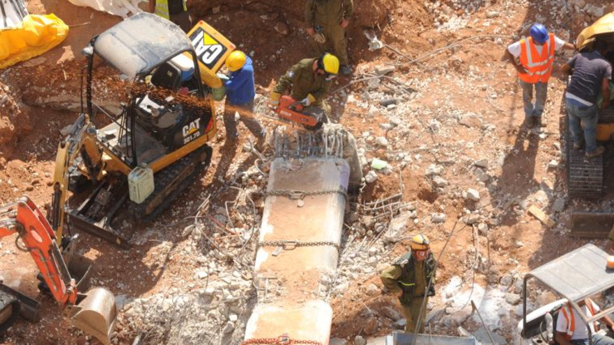 אתר קריסת החניון בתל אביב