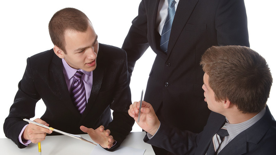 עורכי דין מתייעצים. אילוסטרציה