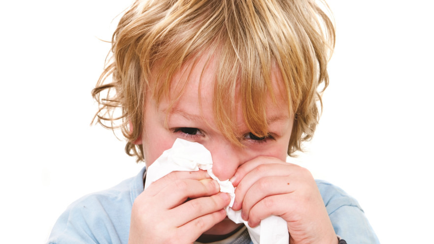 ילד מקנח את האף (אילוסטרציה)