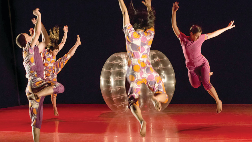 "סוד האינסוף של נעה", חנוכה, תרבות