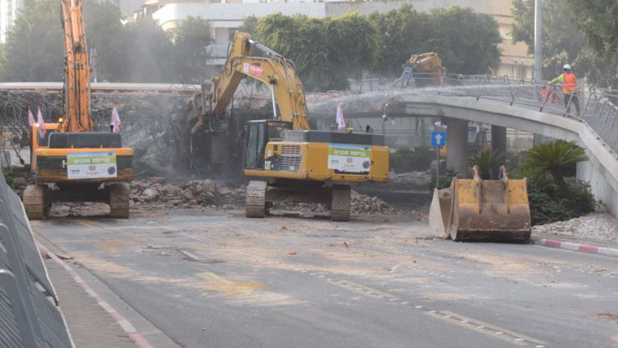 העבודות להריסת כיכר דיזנגוף 