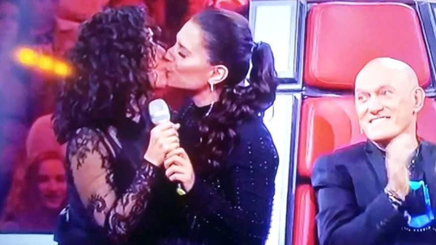 ריטה ומירי מסיקה מתנשקות בשידור 