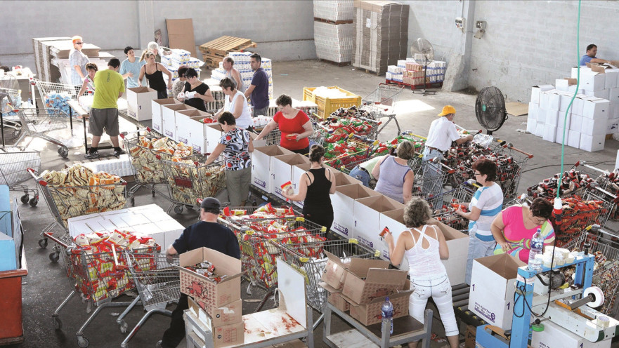 חלוקת מזון לזקקים