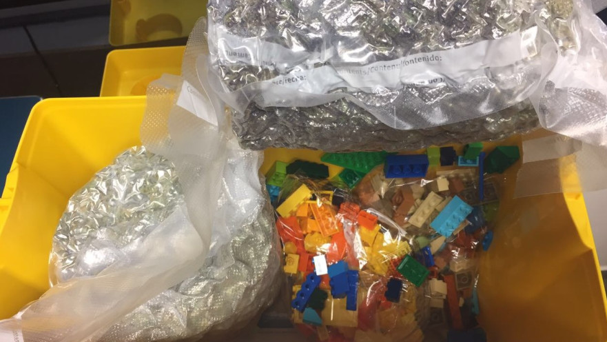 סמים בתוך שקיות לגו