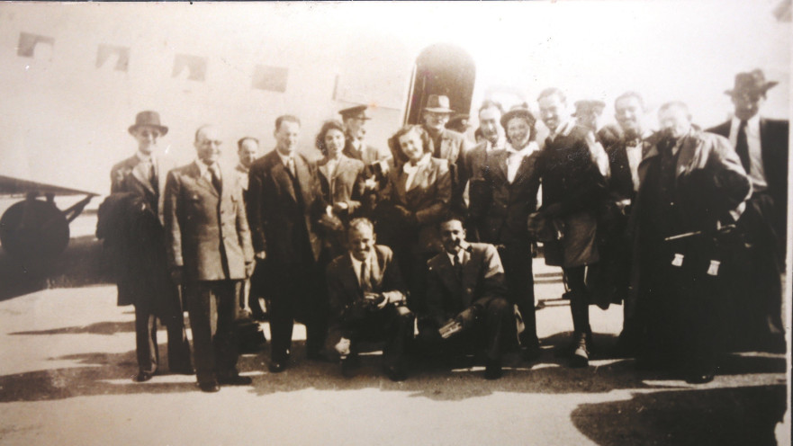 חיל החלוץ של המתנדבים מדרום אפריקה עם סמוקי ואשתו