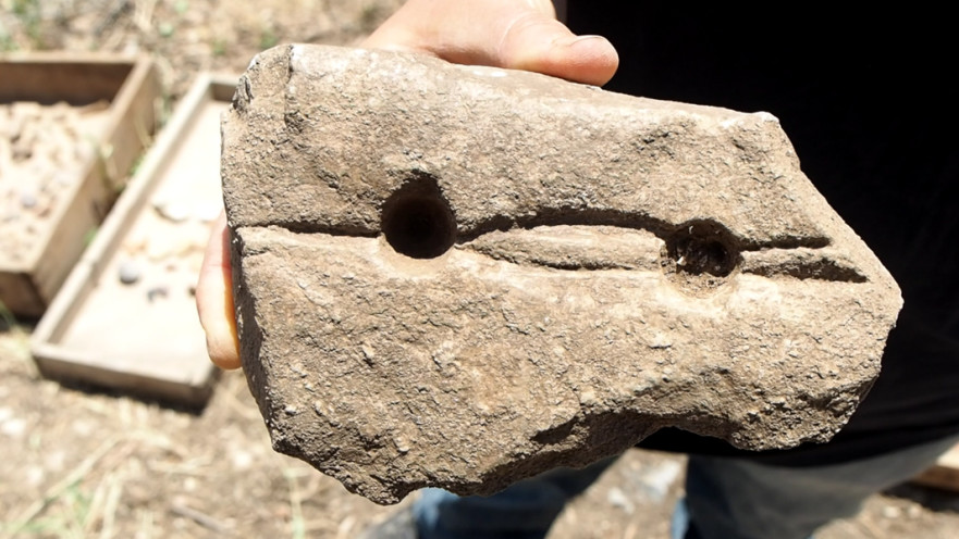 הלוח ששימש להדלקת אש שנמצא ליד בית שמש