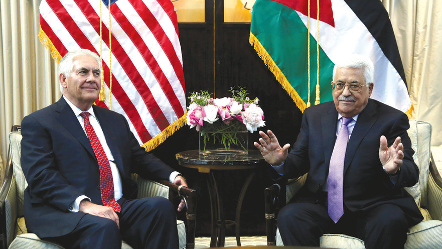 אבן מאזן (מימין) עם מזכיר המדינה רקס טילרסון