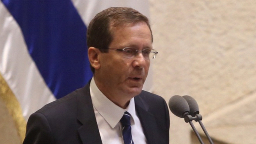 יצחק הרצוג נואם בכנסת 