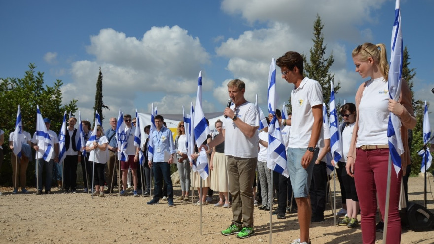 צאצאי נאצים וניצולי שואה צועדים יחד