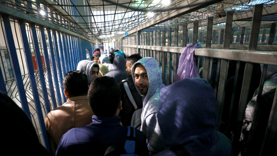 פלסטינים במחסום