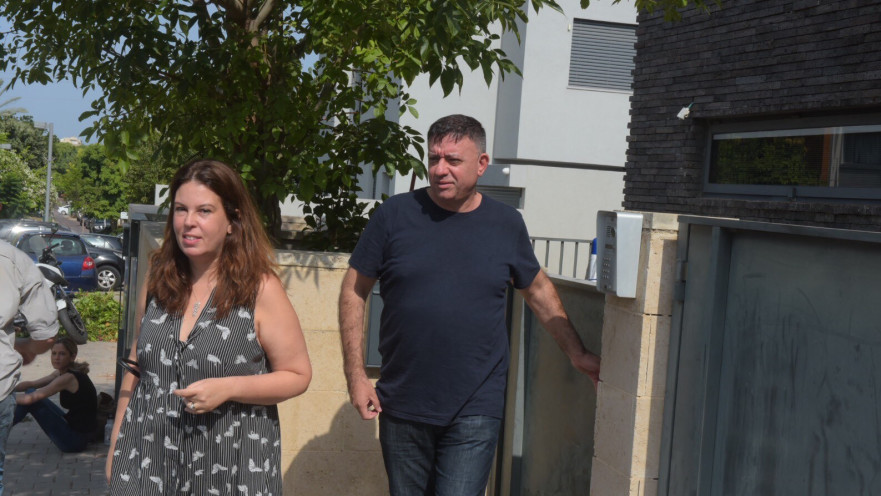 אבי גבאי ואשתו ביום שלאחר הבחירות