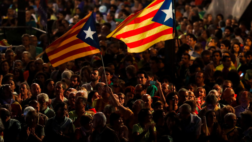 מפגינים למען עצמאות קטלוניה ברחובות ברצלונה