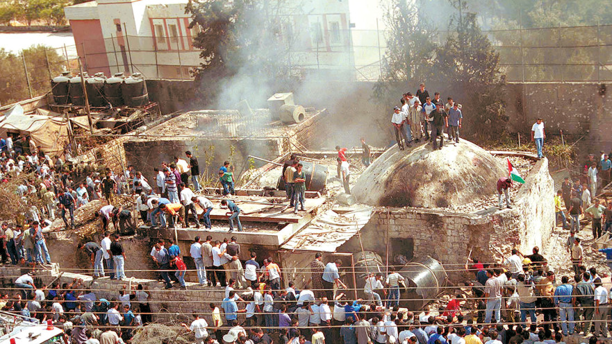 פלסטינים בקבר יוסף באירוע מותו של מדחת יוסף