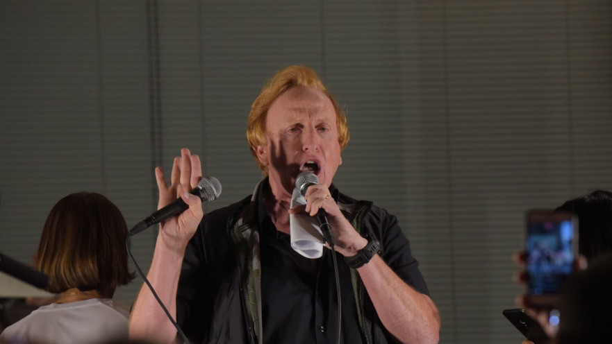 שרגא בהפגנה