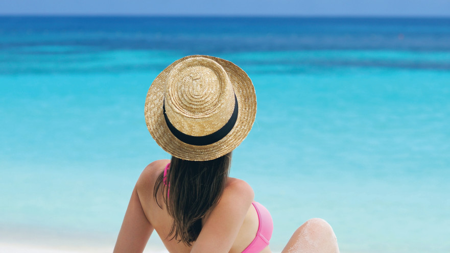 בחורה בים. למה דווקא אני?