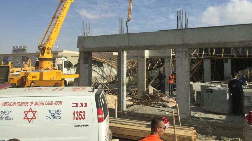 קריסת הגג באתר בנייה בנגב