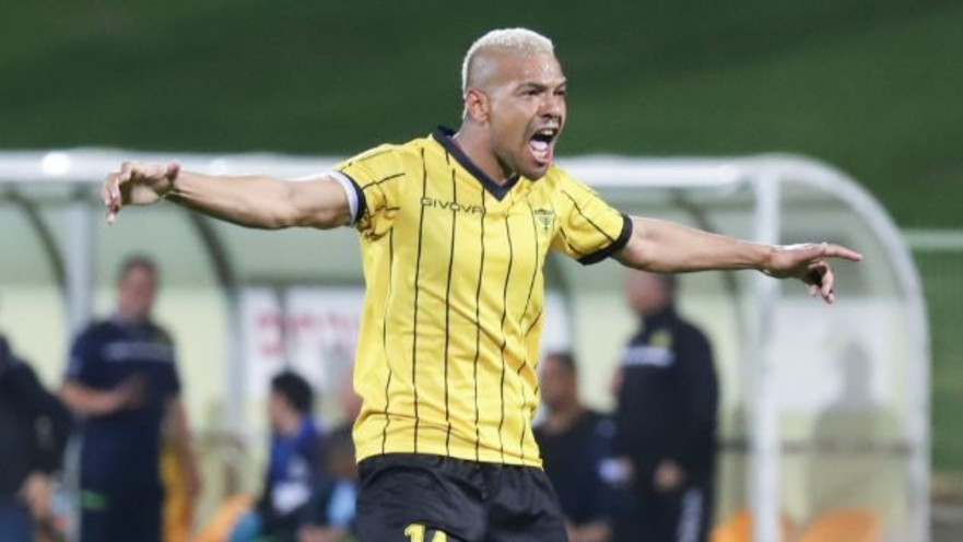 קלאודמיר חוגג