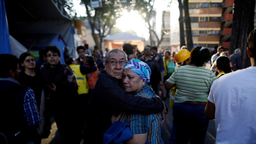 תושבי מקסיקו סיטי מגיבים לרעש האדמה