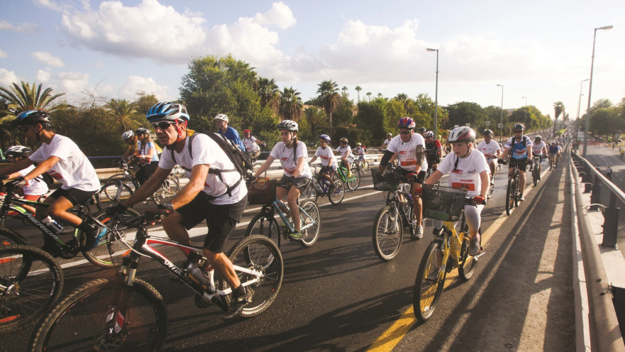 רוכבי אופניים