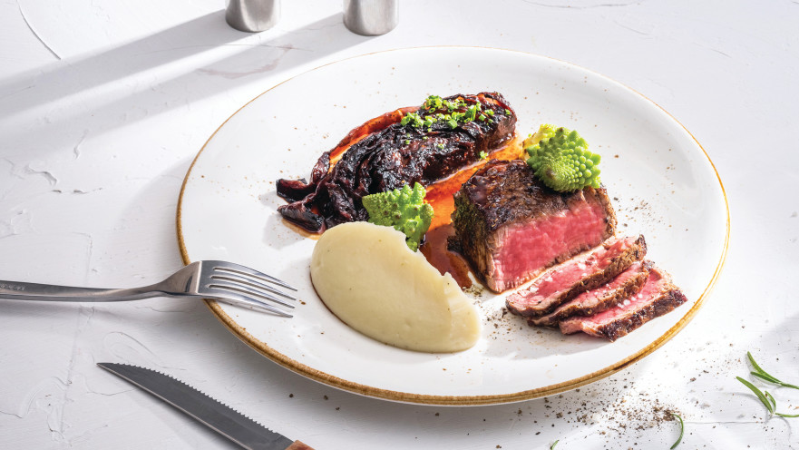 מנת פילה בקר ב"חדר האוכל"