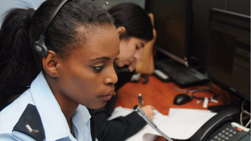 מוקד 100. (אין קשר בין המצולמת לבין הנאמר בכתבה)