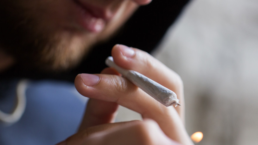 עישן במטוס והרס לכולם את הטיסה