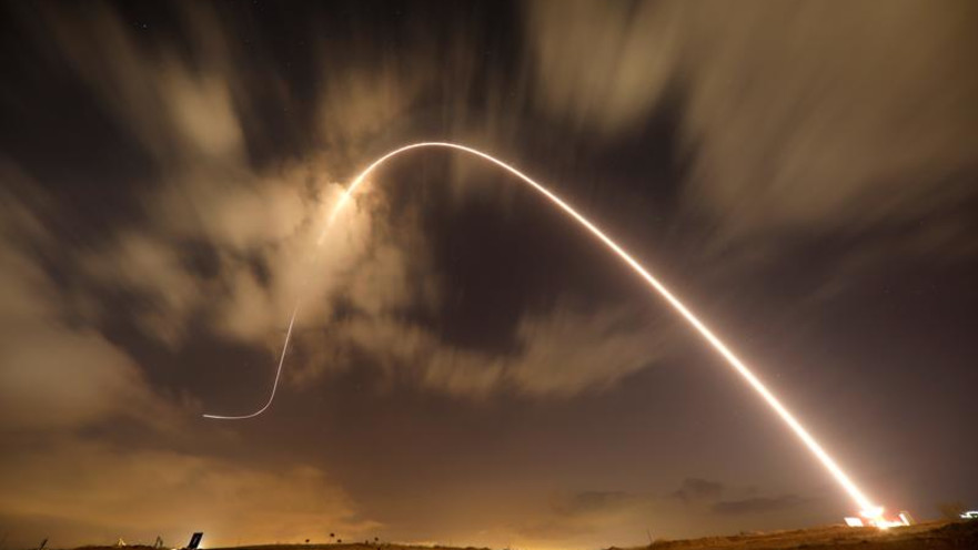 כיפת ברזל מיירטת רקטה