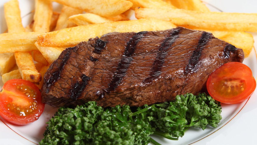 פרץ לבית, אכל והתקלח