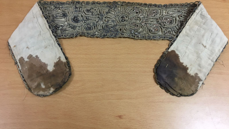 עטרת טלית ספוגה בדם שנמצאה בגטו לודג'