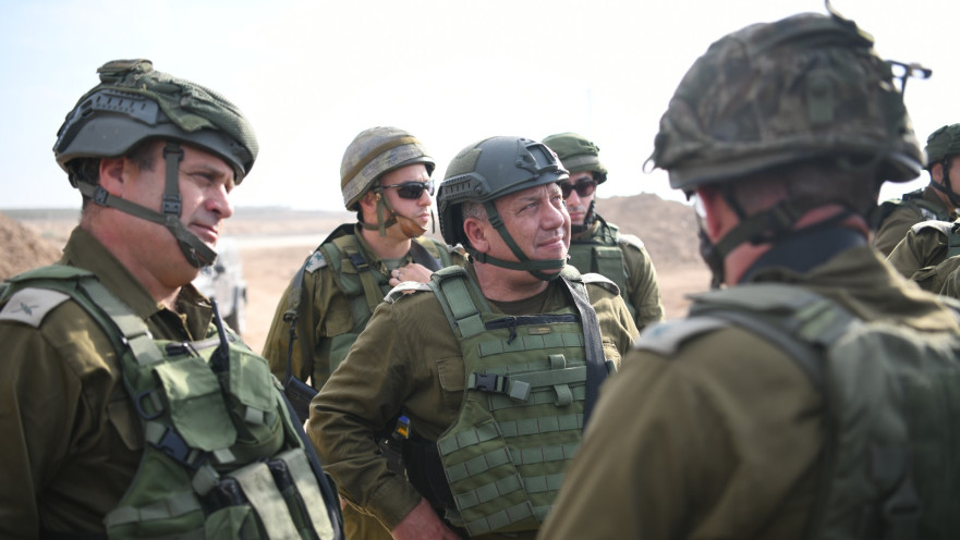 גדי איזנקוט בעוטף עזה