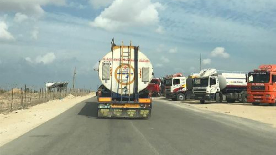 מכלית דלק במימון קטארי במעבר כרם שלום